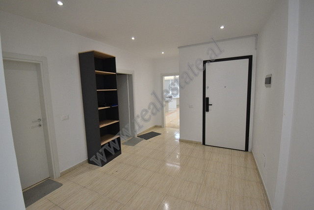 Appartamento con due camere da letto in vendita in via elbasani a Tirana, albania (5)